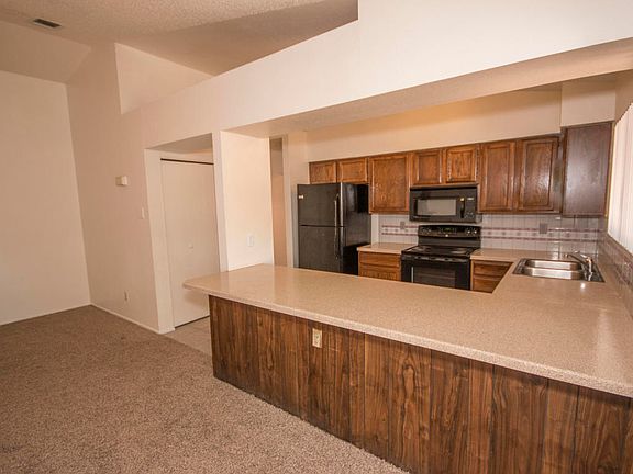 4th image of 5381 S Southern Oak Dr