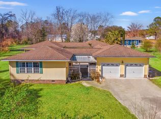 1117 Walleye Rd, Bonneau, SC 29431