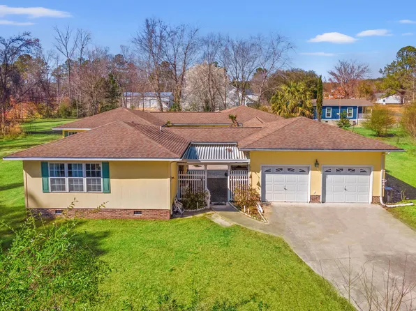 1117 Walleye Rd, Bonneau, SC 29431