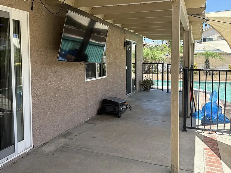 3165 Weatherby Dr — Photo 22