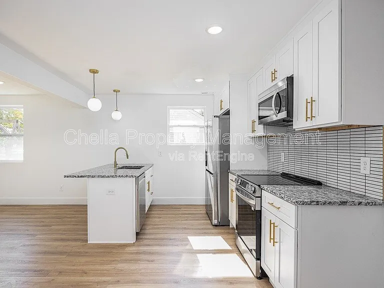 1012 Debow St #B — Photo 12