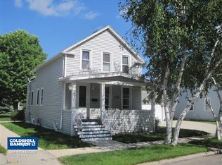 635 N 9th St, Manitowoc, WI 54220
