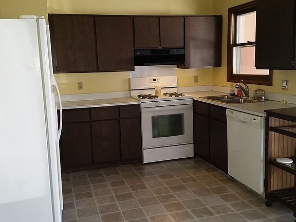 4th image of 902 Saul Dr