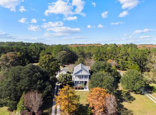 5386 Peerless Dr, Wadmalaw Island, SC 29487