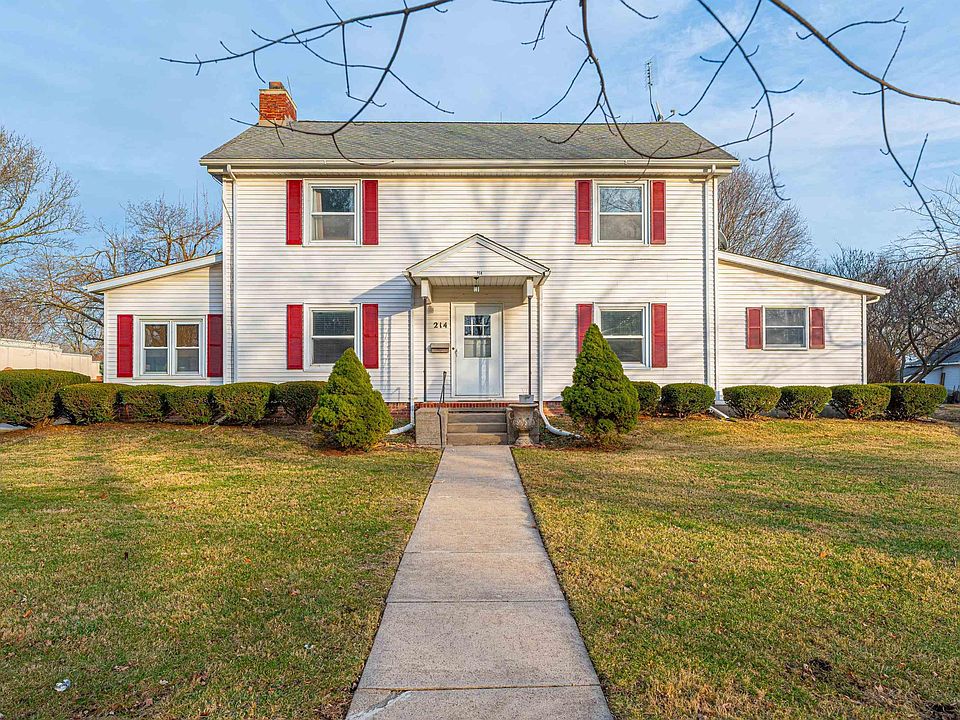 1st image of 214 N Maple Ave