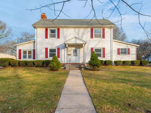214 N Maple Ave, Minier, IL 61759
