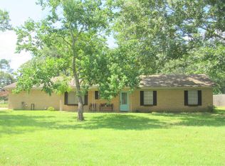 605 Brookhollow Dr, Palestine, TX 75801