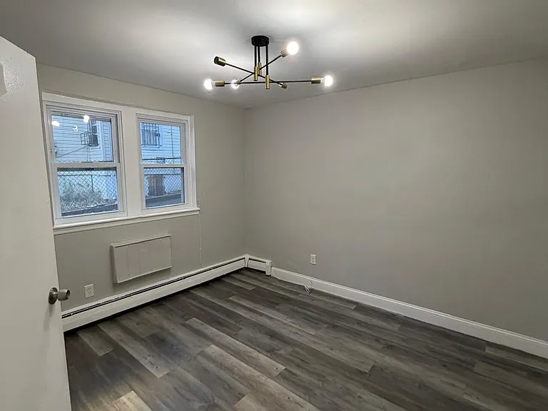 479 Roseville Ave #6 — Photo 4