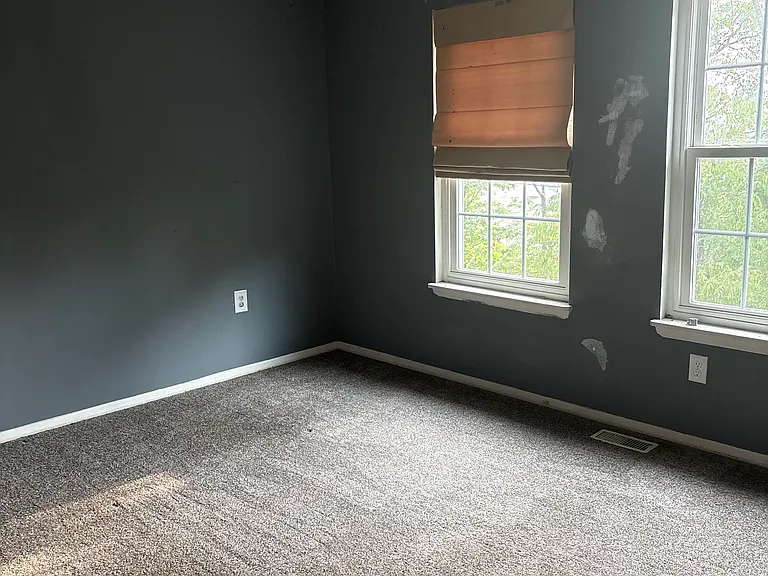384 Logan Dr — Photo 7