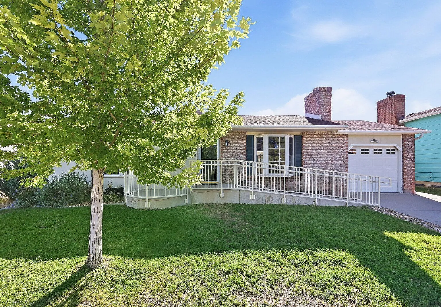 4 bed, 2.0 bath, 2200 sqft, $2,895 — Photo 1
