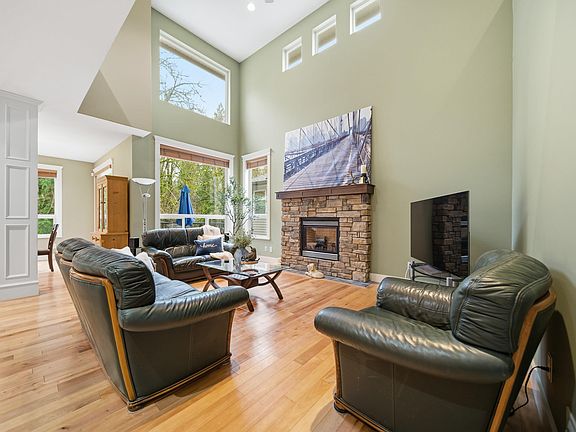 5th image of 10723 239th St