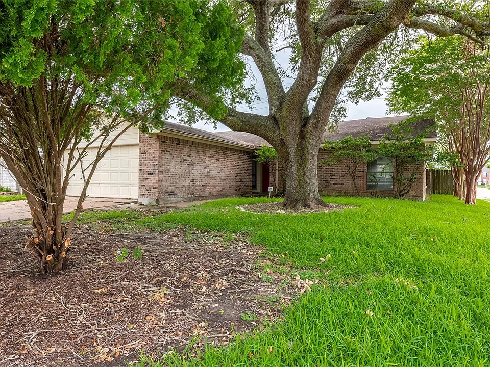 15702 Mendocino Dr
