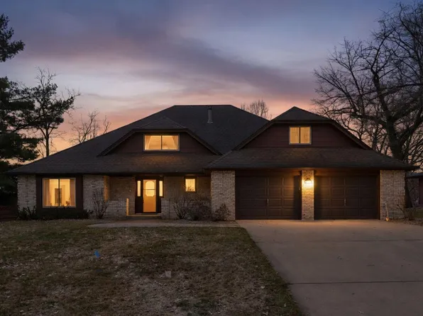 970 Sherwood Rd, Shoreview, MN 55126