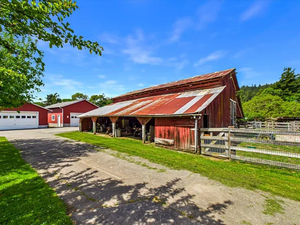 218 Tierney Rd, Redcrest, CA 95569
