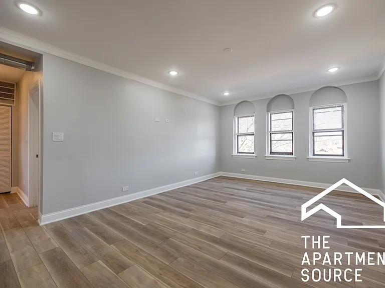 6148 N Francisco Ave — Photo 5
