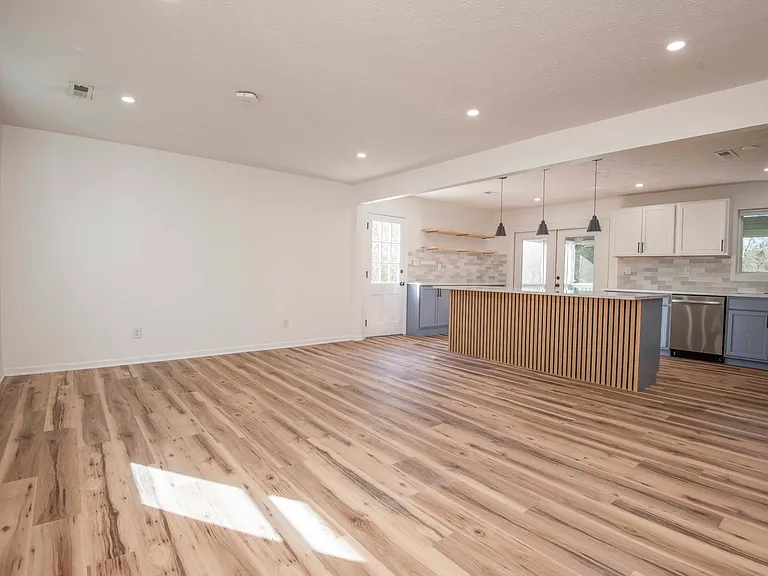 121 Ida Hertzler Ln — Photo 4