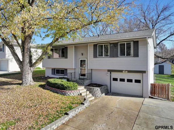 108 Brentwood Ave, Hickman, NE 68372