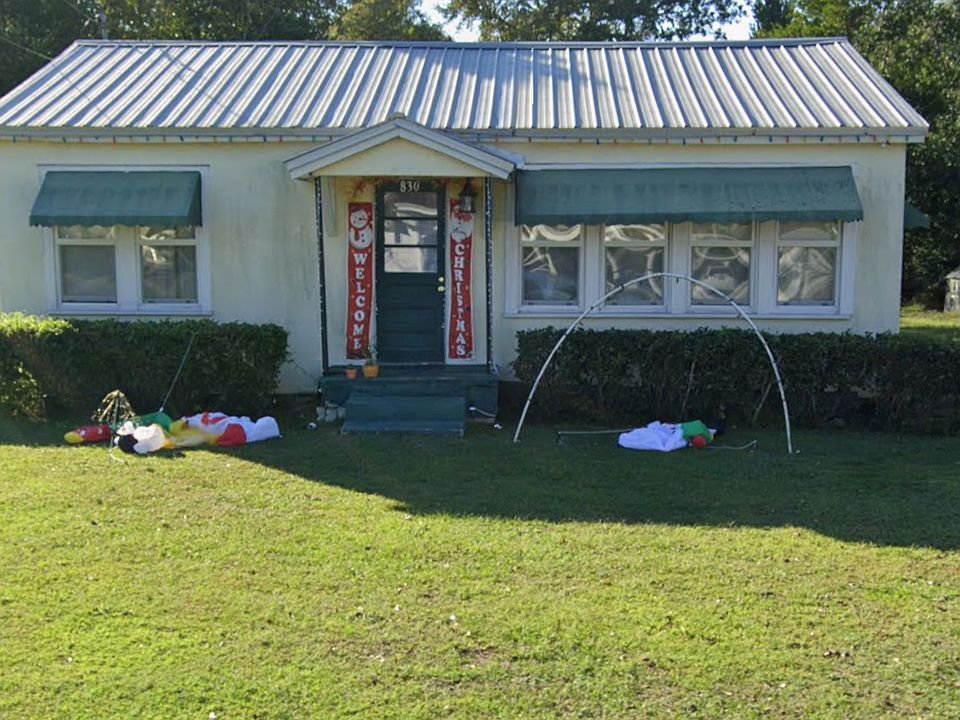 1st image of 834 N Ruth Ave