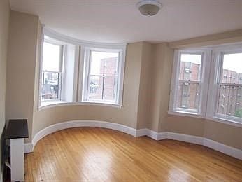 3rd image of 8 Garrison St APT 606