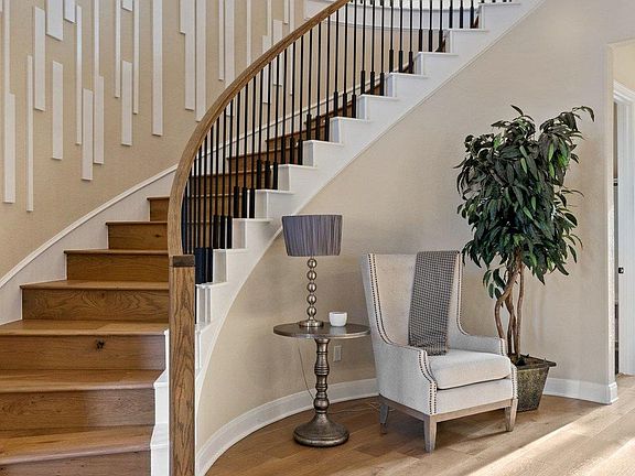 2nd image of 1300 Shelby Ln