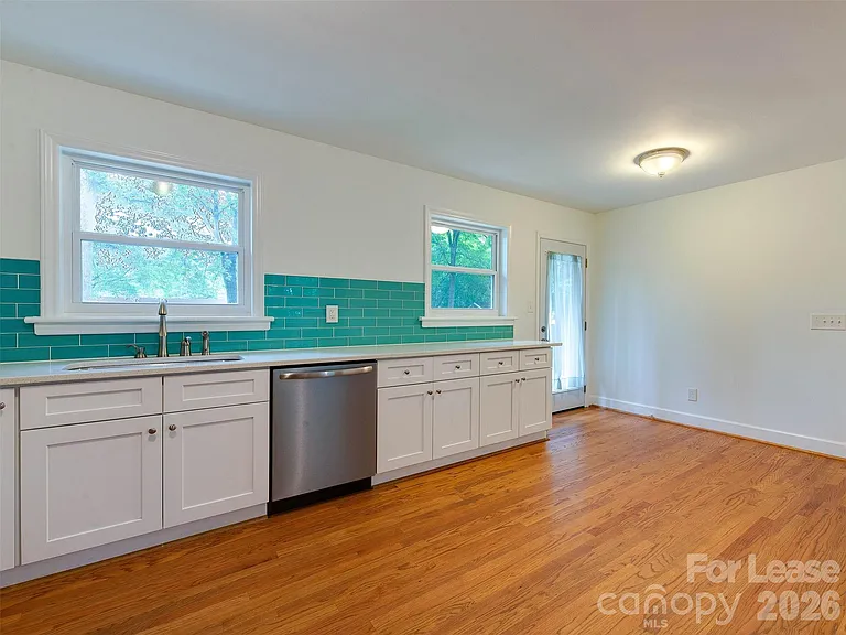 5646 Oak Dr — Photo 13