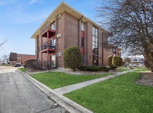 15822 Terrace Dr Unit R02, Oak Forest, IL 60452
