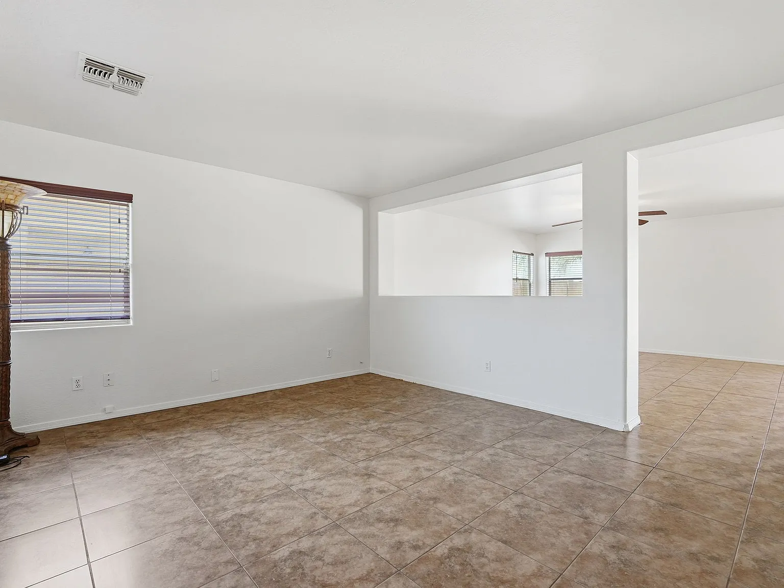 3 bed, 2.5 bath, 2011 sqft, $1,750 — Photo 3