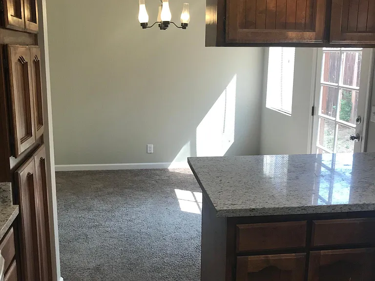 906 E Oakridge Ave — Photo 10