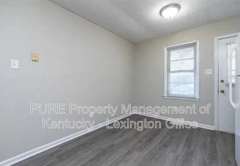2483 Thornberry Ct — Photo 12