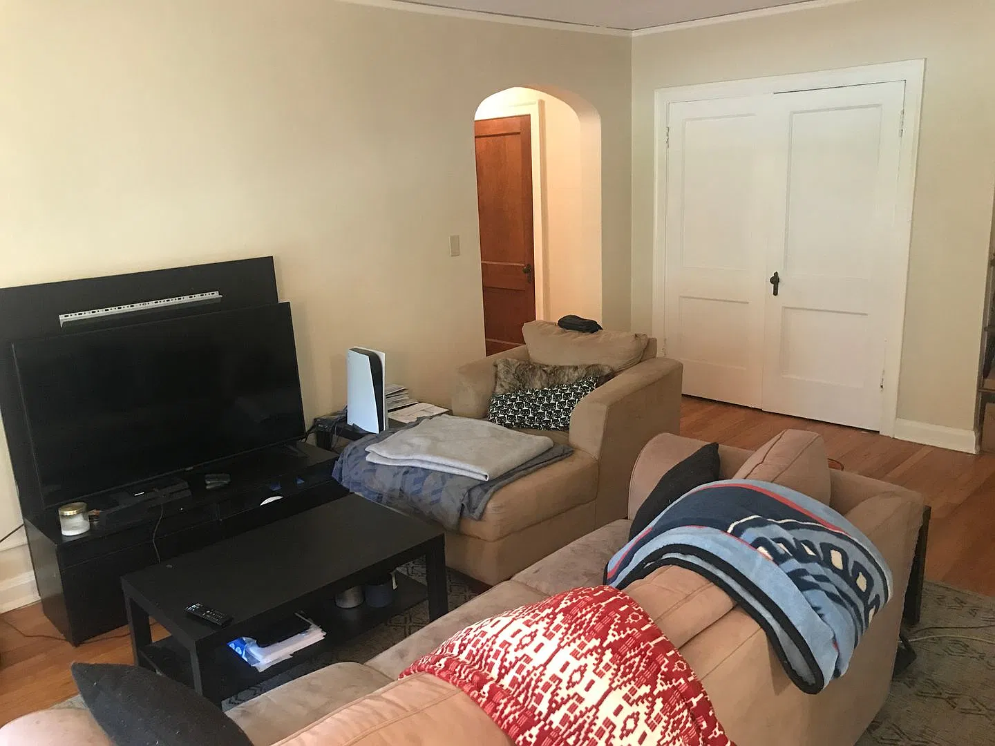 1423 Martha Washington Dr. — Photo 2