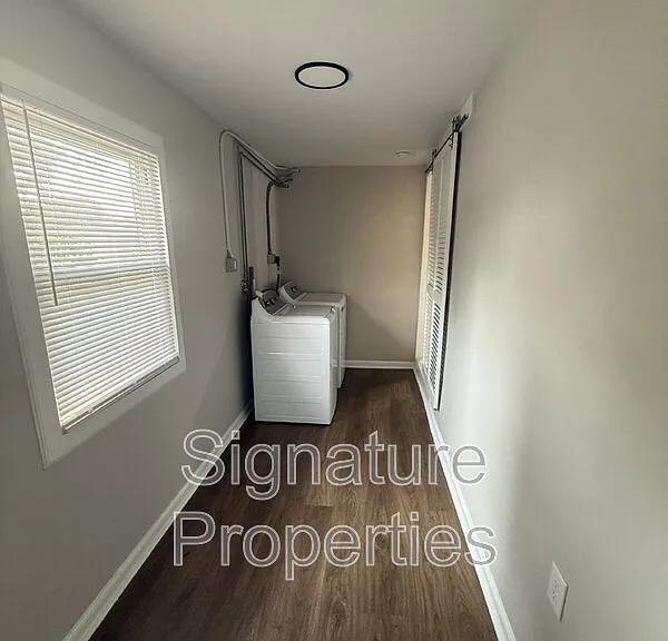 180 W Balview Ave #B — Photo 14