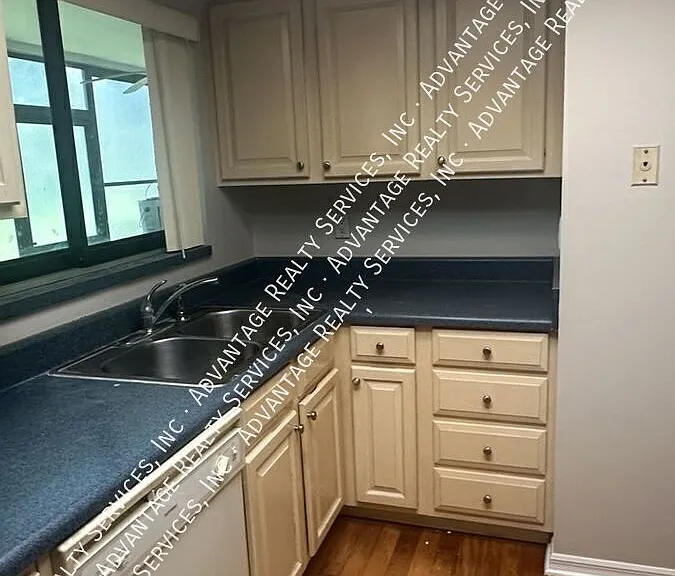 13046 Village Chase Cir — Photo 5