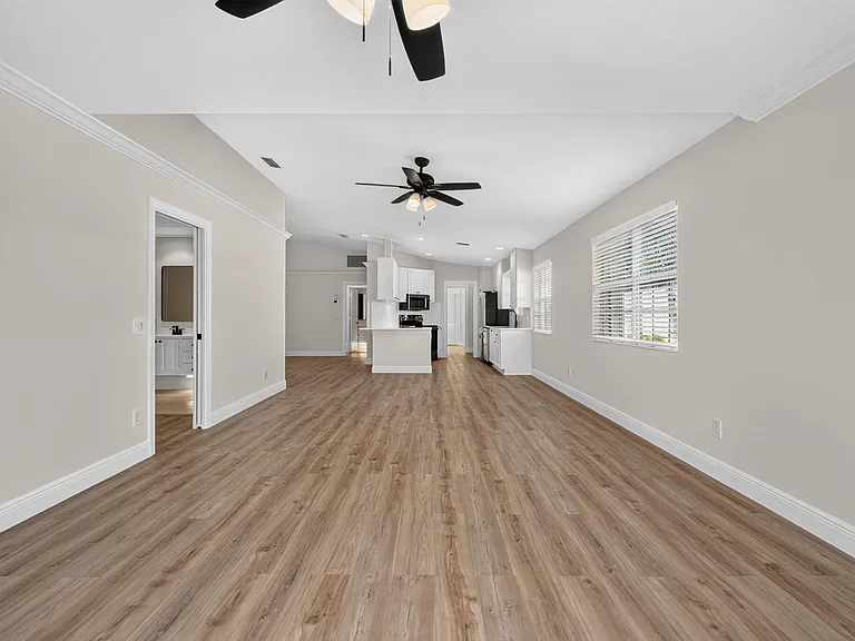 3546 SE Glacier Ter — Photo 25