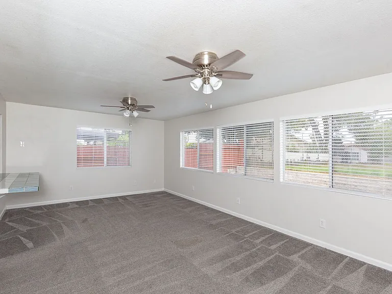 11355 Camarosa Cir — Photo 8