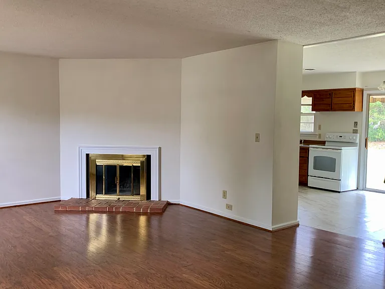 800 N 35th St — Photo 5