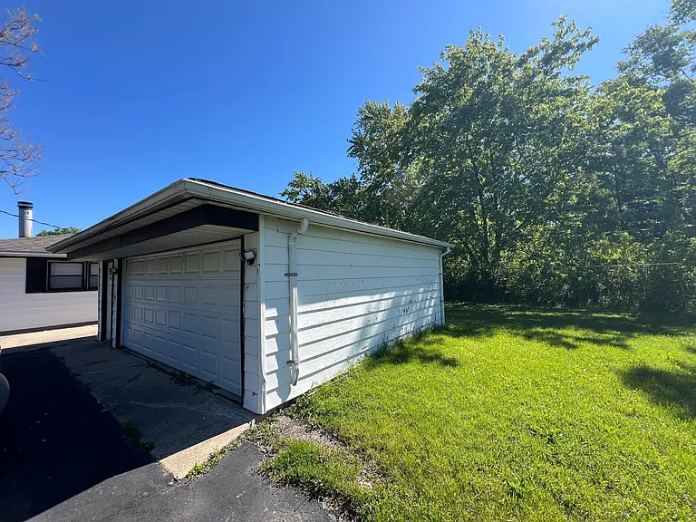 18801 Loretto Ln — Photo 12