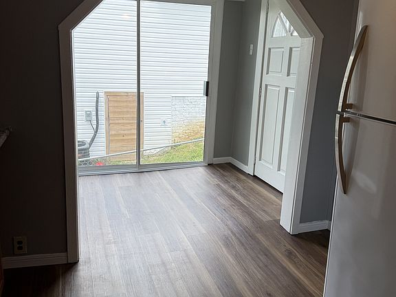 5th image of 6009 Spring St