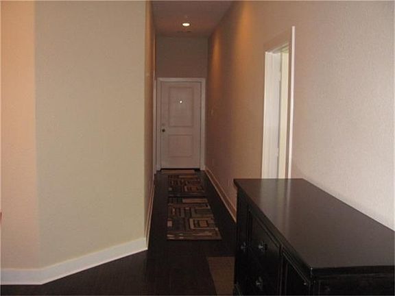 4th image of 6089 Yale Village Dr