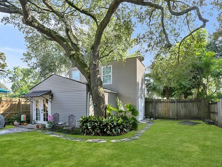 5832 Clara St #B — Photo 2