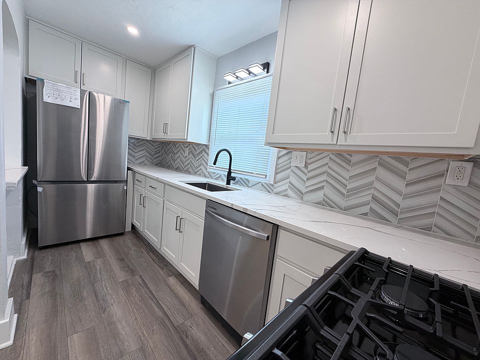 Kitchen - brand new appliances!