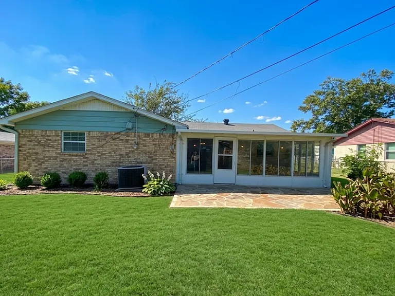 1512 S Ws Young Dr — Photo 11