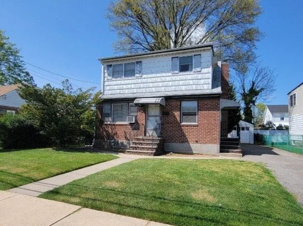 134 Fairfield Avenue, Mineola, NY 11501