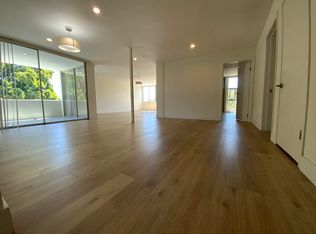 9221 Charleville Blvd APT E, Beverly Hills, CA 90212