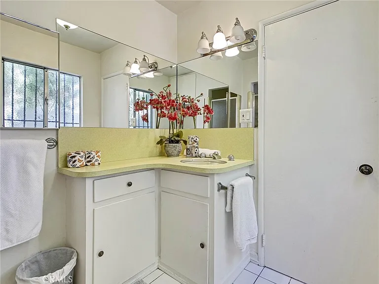 4268 Troost Ave — Photo 14