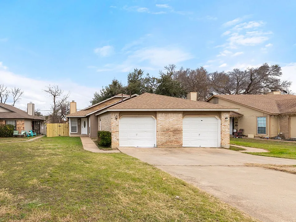 313 Greenlawn Blvd