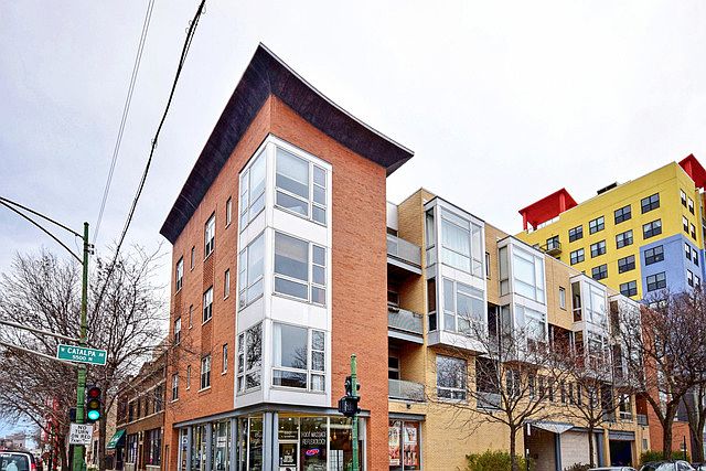 1st image of 1138 W Catalpa Ave Unit 2B