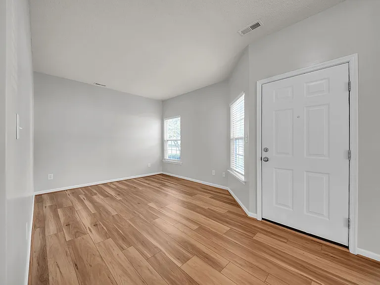 408 Holmes Blvd — Photo 18