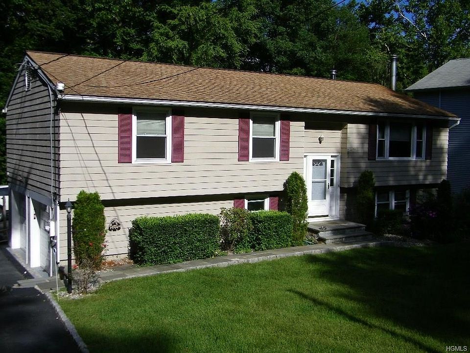 1st image of 574 W Brook Dr