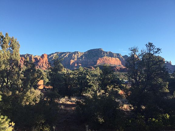 4th image of 10 Sedona Heights Ln