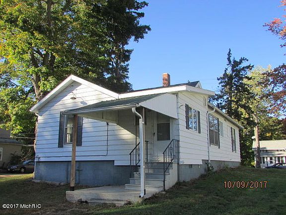 4th image of 210 E Bacon St